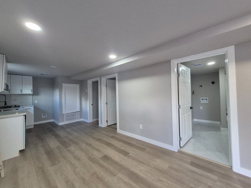 Building Photo - 2209 Gano St