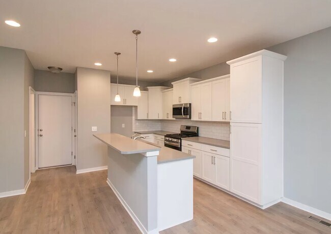 Building Photo - 2697 165th Ln