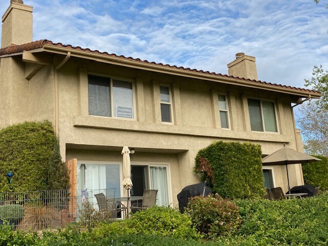 Building Photo - 1405 Golf Course Ln