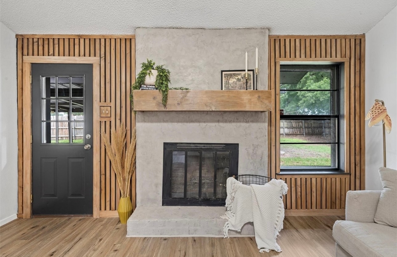 Building Photo - 605 Rolling Hills Dr