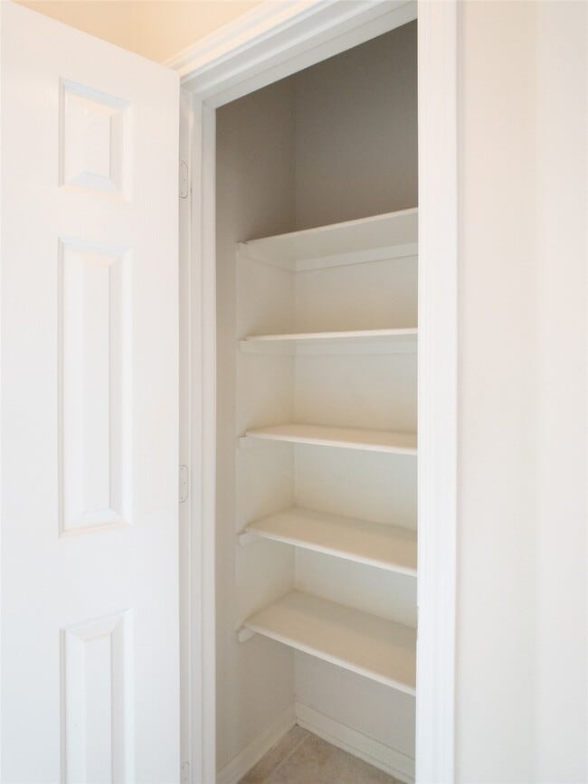 Building Photo - 2727 S Cedar Hollow Dr