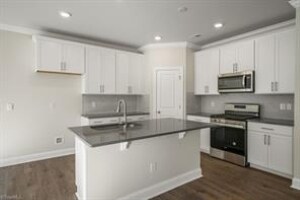 Building Photo - 1694 Hallview Ct