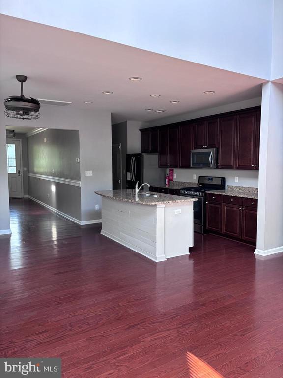Building Photo - 33339 Lone Cedar Landing
