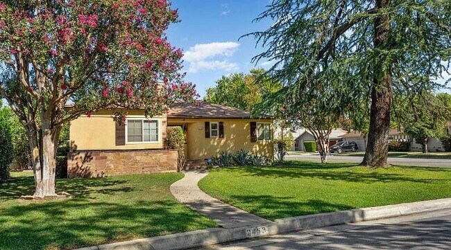 Building Photo - 2453 Alder St