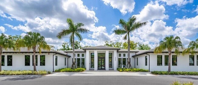 Building Photo - 3677 Longmeadow Dr