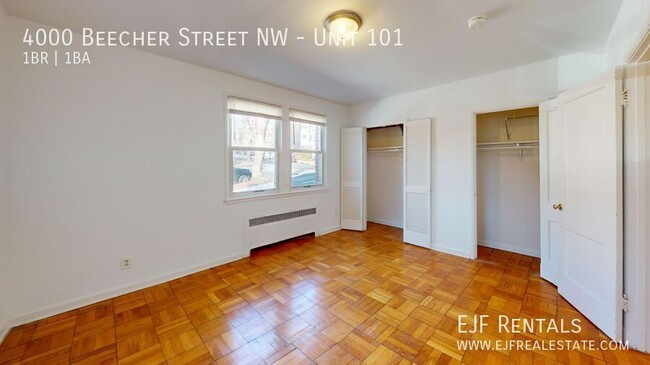 Building Photo - Quiet Glover Park One Bedroom W/Plenty of ...