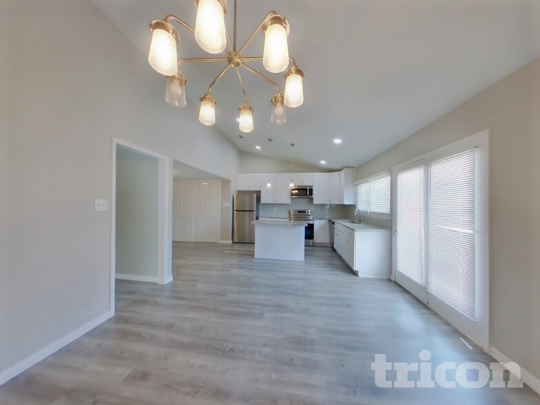 Building Photo - 496 Justice Dr