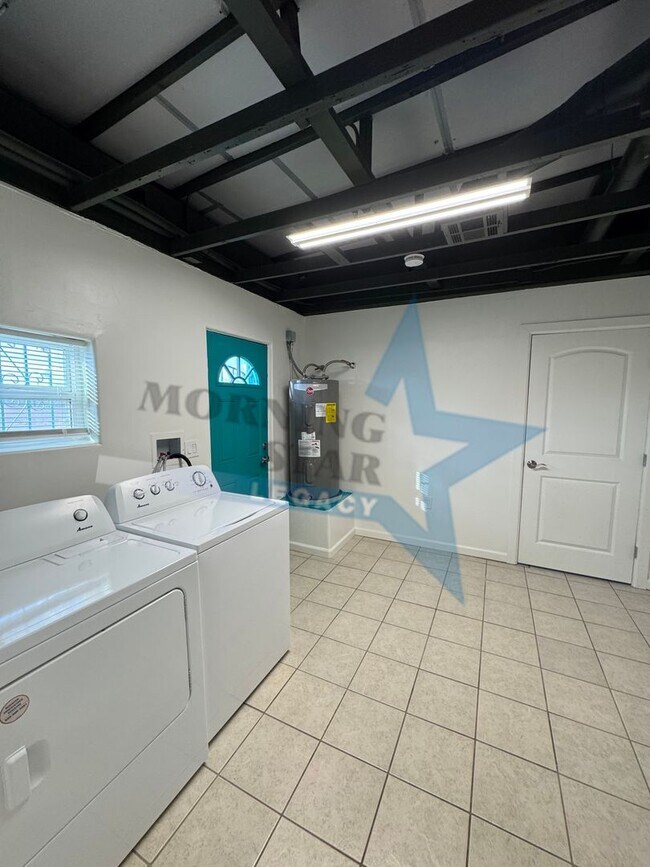 Building Photo - Charming Updated Home w/ Enclosed Yard & Storage