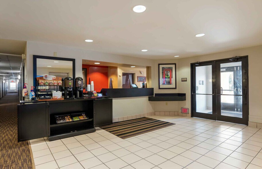 Building Photo - Furnished Studio-New Orleans - Metairie