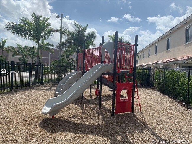 Building Photo - 2821 NW 180th St