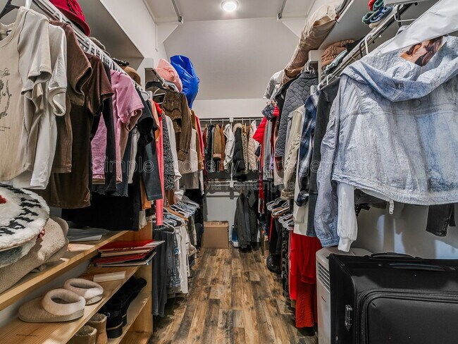 Building Photo - 18008 Jimenez Dr