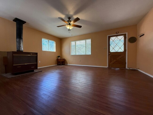 Building Photo - 2143 Cottontail Rd