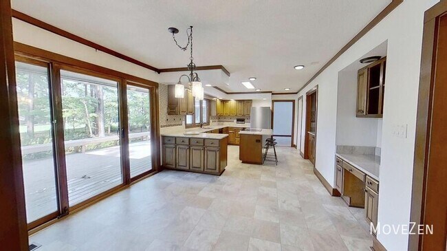 Building Photo - 6829 Greystone Dr
