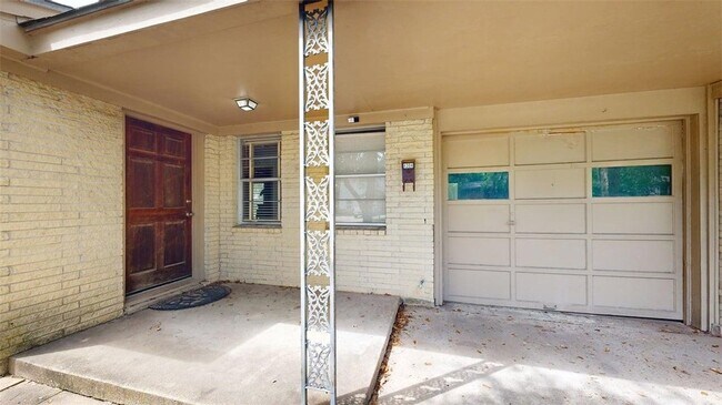 Building Photo - 4304 Aspen St