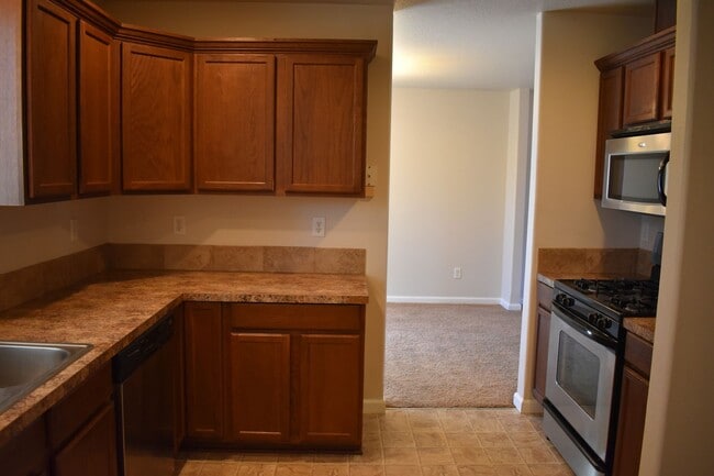 Building Photo - Large 4 bedroom two story home located on a dead end st.