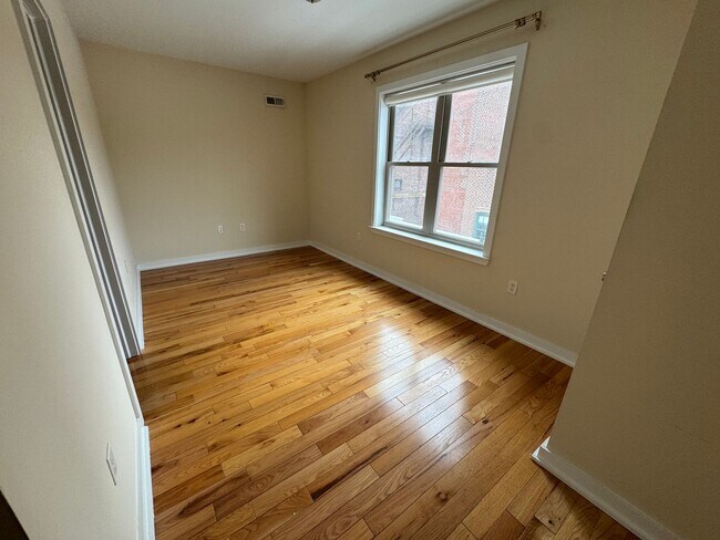 Building Photo - 4442 Cresson St