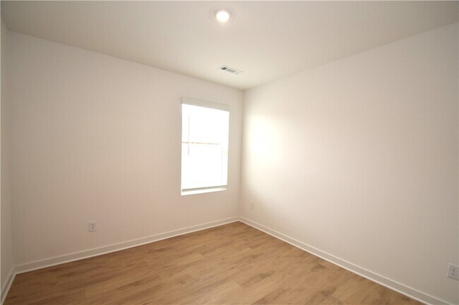 Building Photo - 517 Colorado St