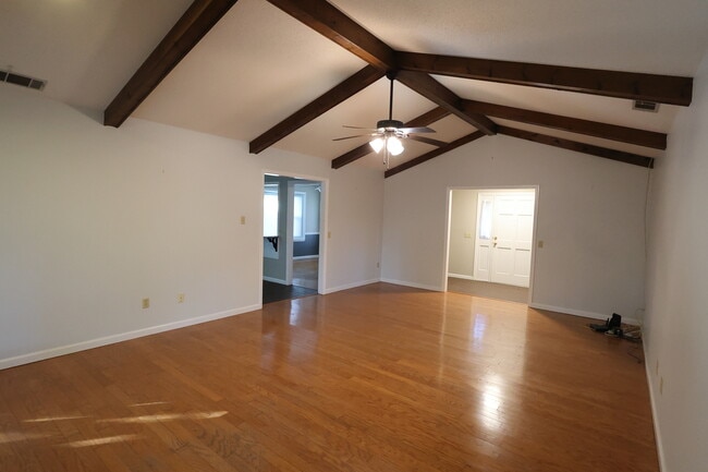 Building Photo - 313 Palomino Path