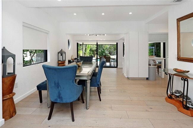 Building Photo - 1109 NE 89th St