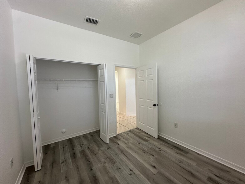 Building Photo - 10985 SW 239th Ter