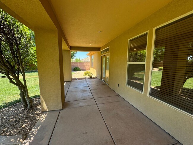 Building Photo - Great Home in LITTLE VALLEY!!!  Large yard!