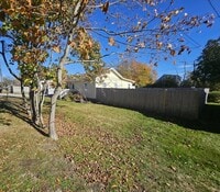 Building Photo - 1037 Ocean St