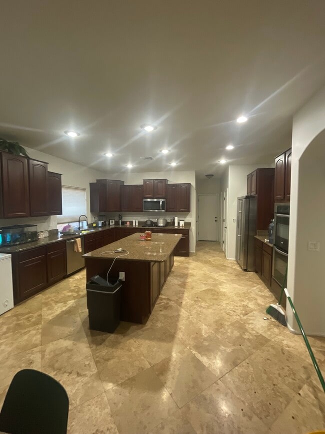 Building Photo - 104 W Red Mesa Trail