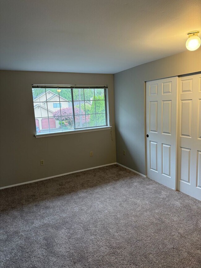 Building Photo - 4 Bedroom 2.5 Bath. Cul-de-Sac Home. New P...