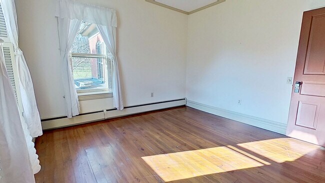 Building Photo - Spacious 5-Bedroom, 3-Story Farmhouse