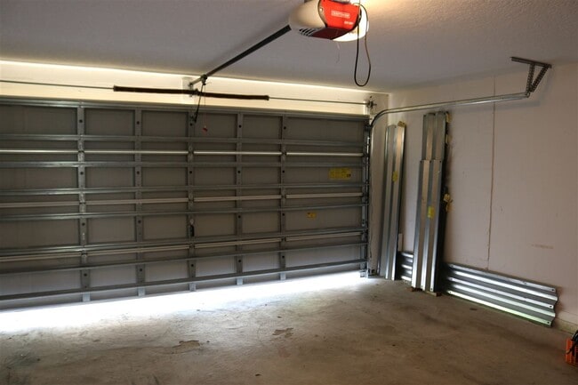 Building Photo - 132 King Arthur Ct