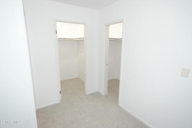 Building Photo - 611 Calle Pensamiento