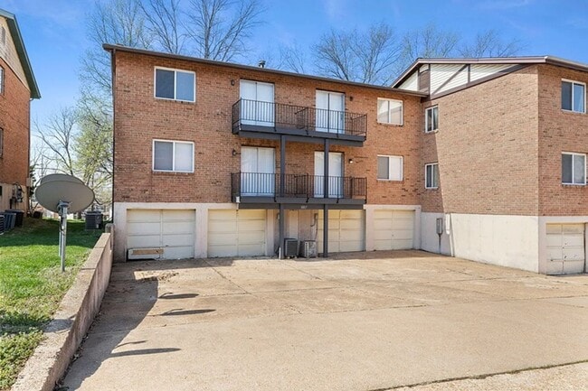 Building Photo - Rodium Dr.