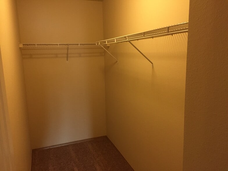 Building Photo - 17727 1st Ave Ct E