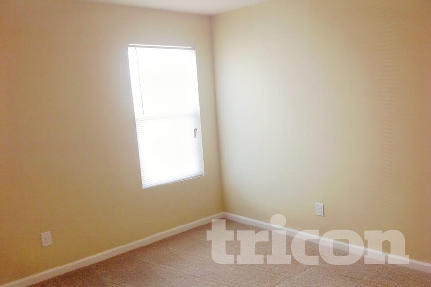 Building Photo - 4911 Magnasco Ln