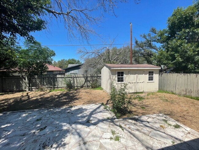 Building Photo - Lovely 4/2 home on a quiet street in the heart of Cedar Park!