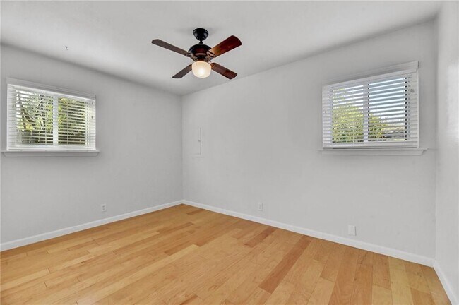 Building Photo - 5804 Cedardale Dr