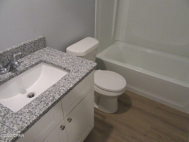 Building Photo - 1132 Mulberry Ave