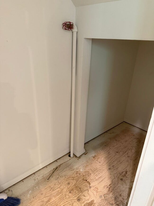 Building Photo - Remodeled one bedroom Condo for Rent in Do...