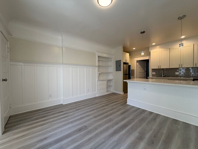 Building Photo - 569-571-571 Minna St