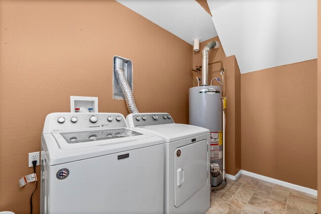 Building Photo - 2564 W 82nd Ln