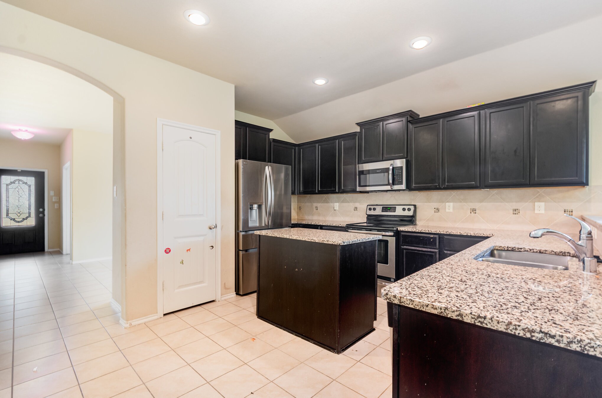 Building Photo - 9012 Cross Oaks Ranch Blvd