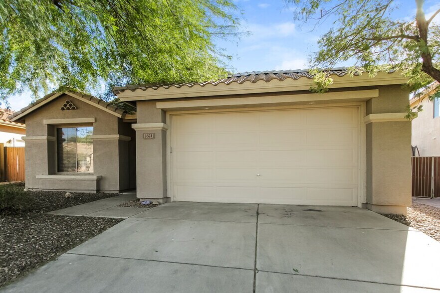 Primary Photo - 2621 W Medinah Way
