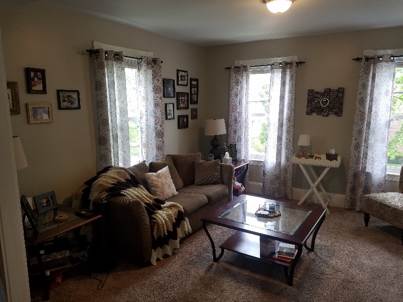 Building Photo - 177 County St