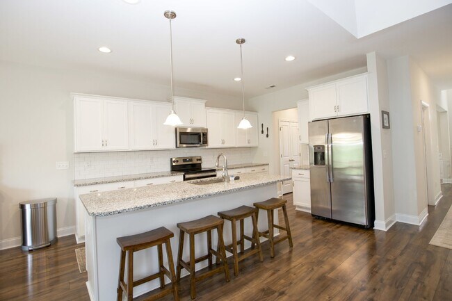 Building Photo - Gorgeous 4 bedroom home in Vass
