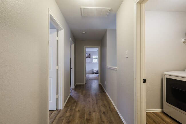 Building Photo - 21011 Emery Mills Ln