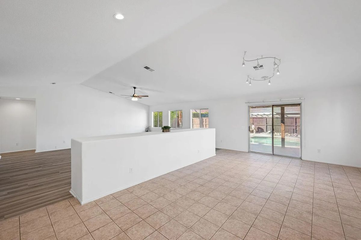 Building Photo - 41617 Beadling