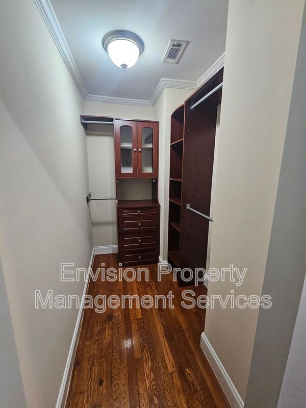 Building Photo - 1761 Monroe Dr NE