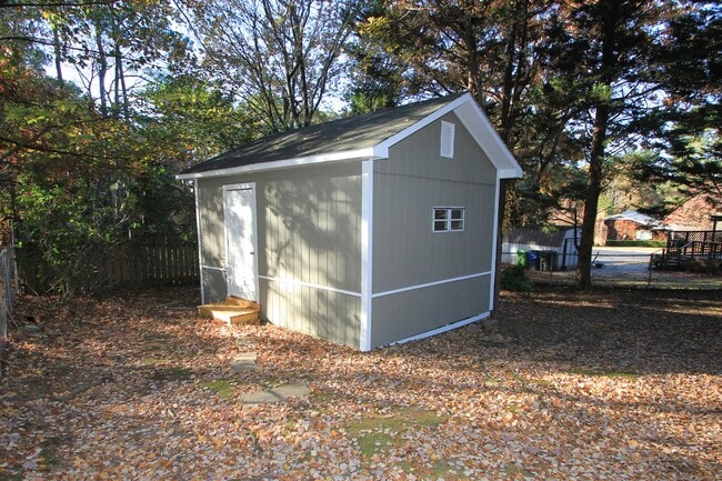 Building Photo - 5617 Rangeley Dr