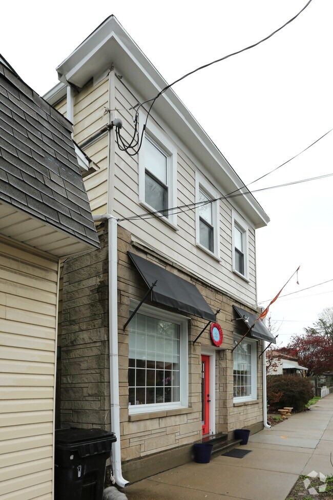 Building Photo - 1841 Brownsboro Rd