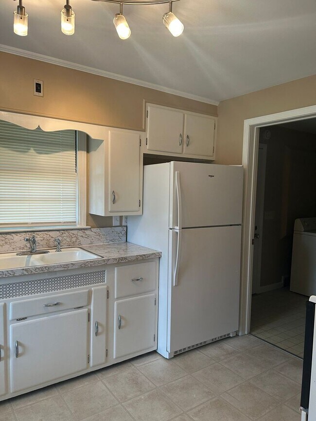 Building Photo - 1 bed 1 bath, 844 square foot home located in West Lafayette